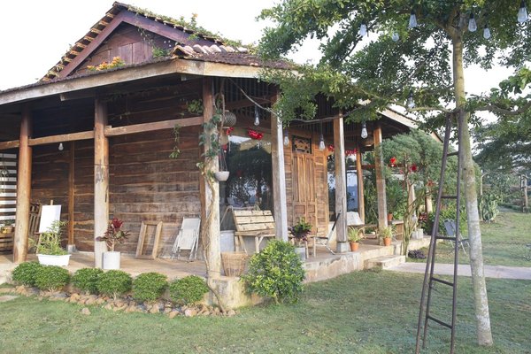 Lắk Hill Farm