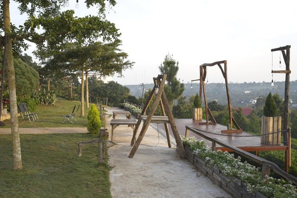 Lắk Hill Farm